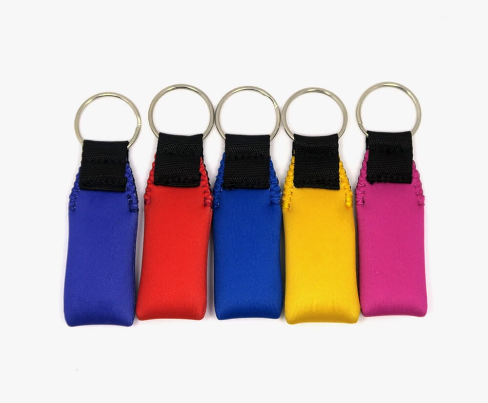 Unbranded floating keyrings, dimensions are 8.5x3cm.