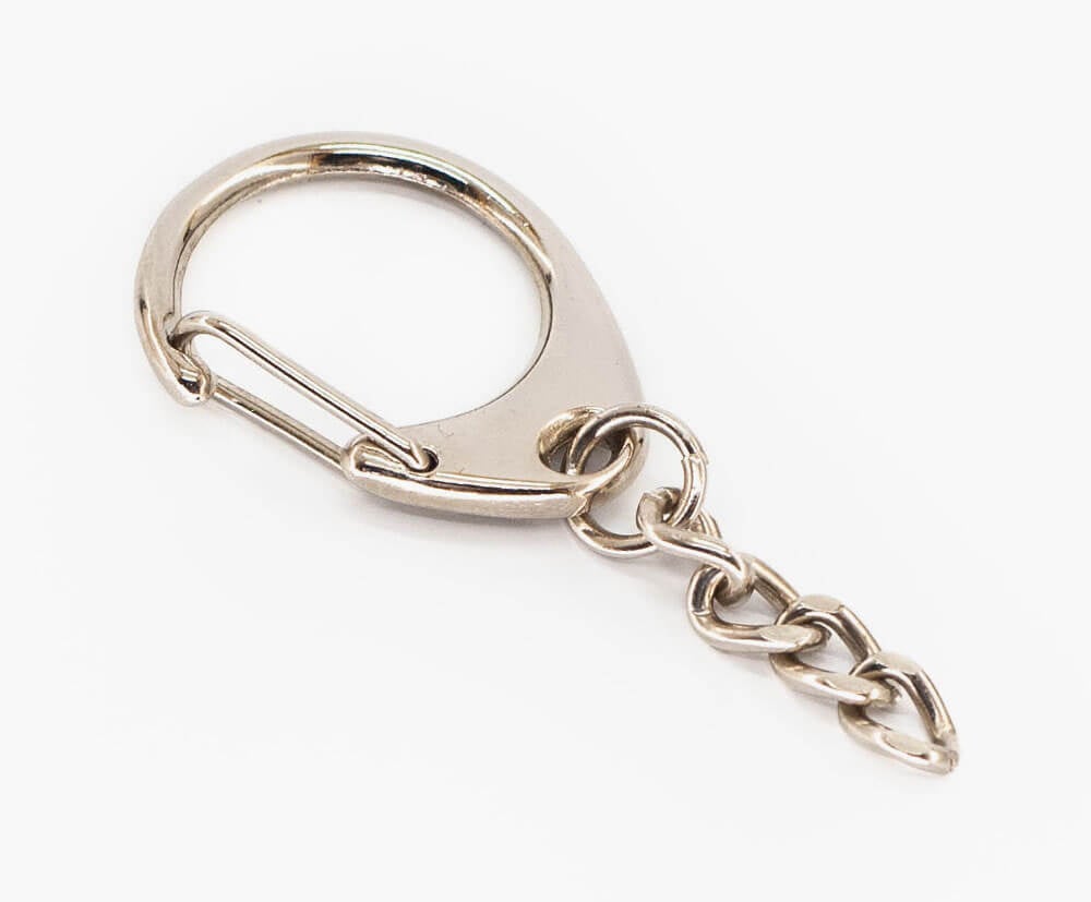 Silver version of a metal lobster clasp keyring attachment.