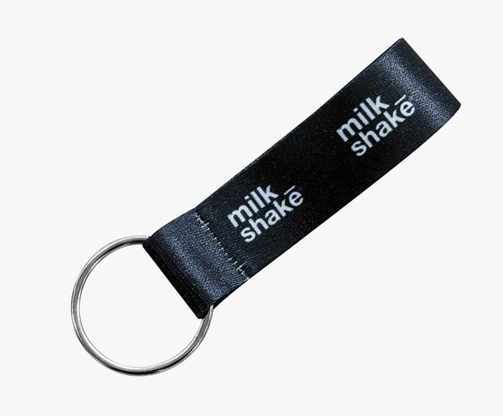 Recyclable keyring, made from a sustainably produced polyester.